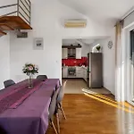 Apartment 1 Bedroom Cozy In Sibenik