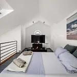 1 Bedroom Cozy In