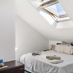 Apartment 1 Bedroom Cozy In *