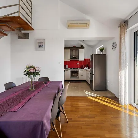 Apartamento 1 Bedroom Cozy In Šibenik