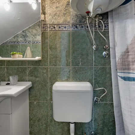1 Bedroom Cozy In Apartment Sibenik