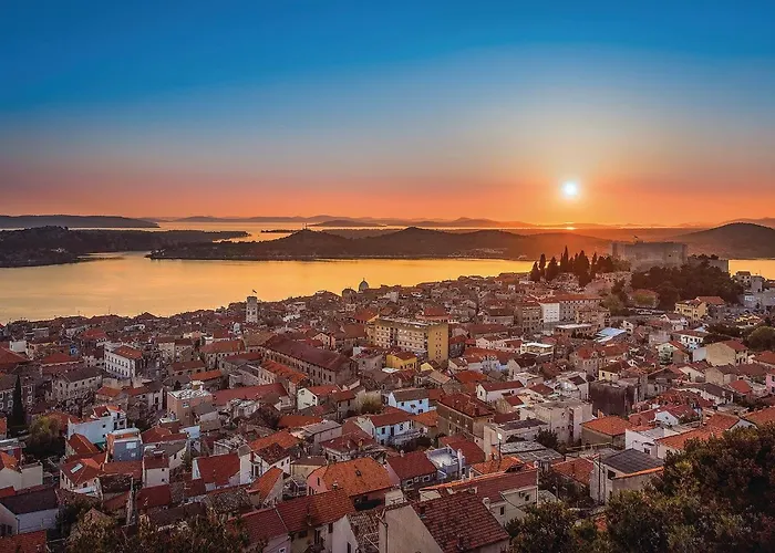 1 Bedroom Cozy In Sibenik 아파트 *